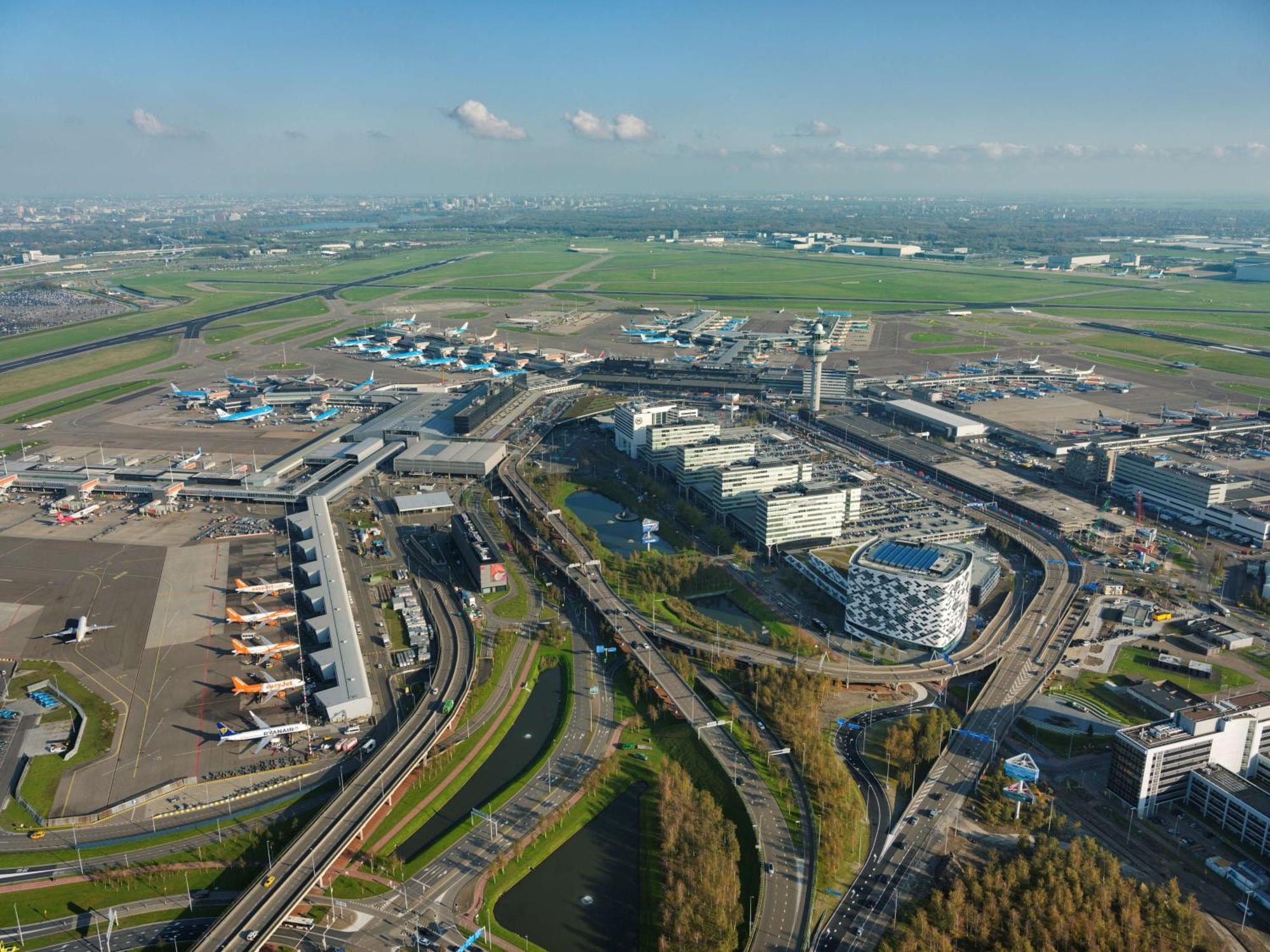 Hilton Amsterdam Airport Schiphol Hotel Bagian luar foto